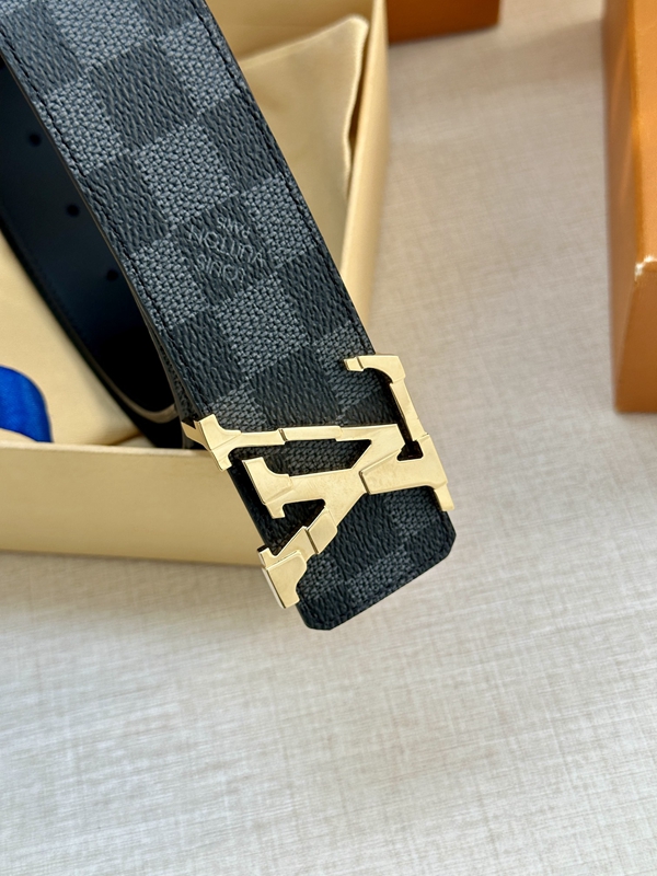 激安ルイヴィトンベルト着用イメージ